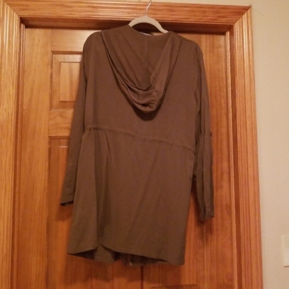 Shop Ruche On the Town jacket in olive green - Picture 2 of 4